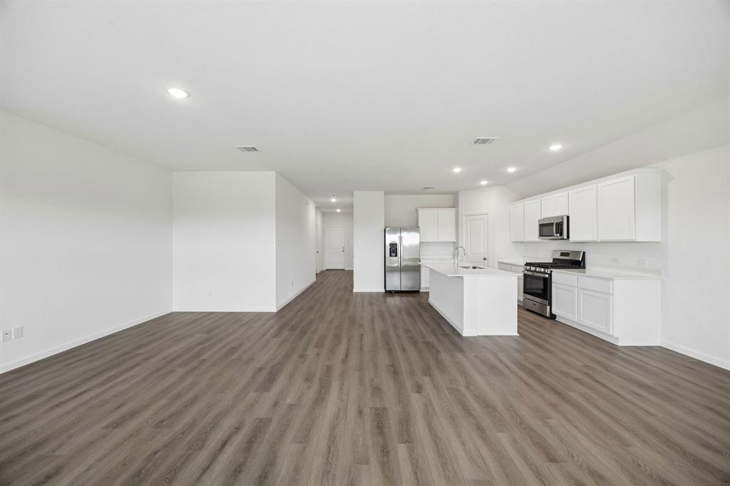 2517 Canadian Way Property Photo 6