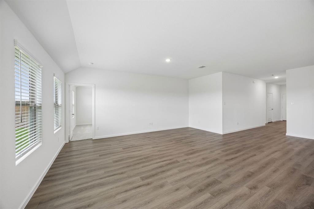 2517 Canadian Way Property Photo 8