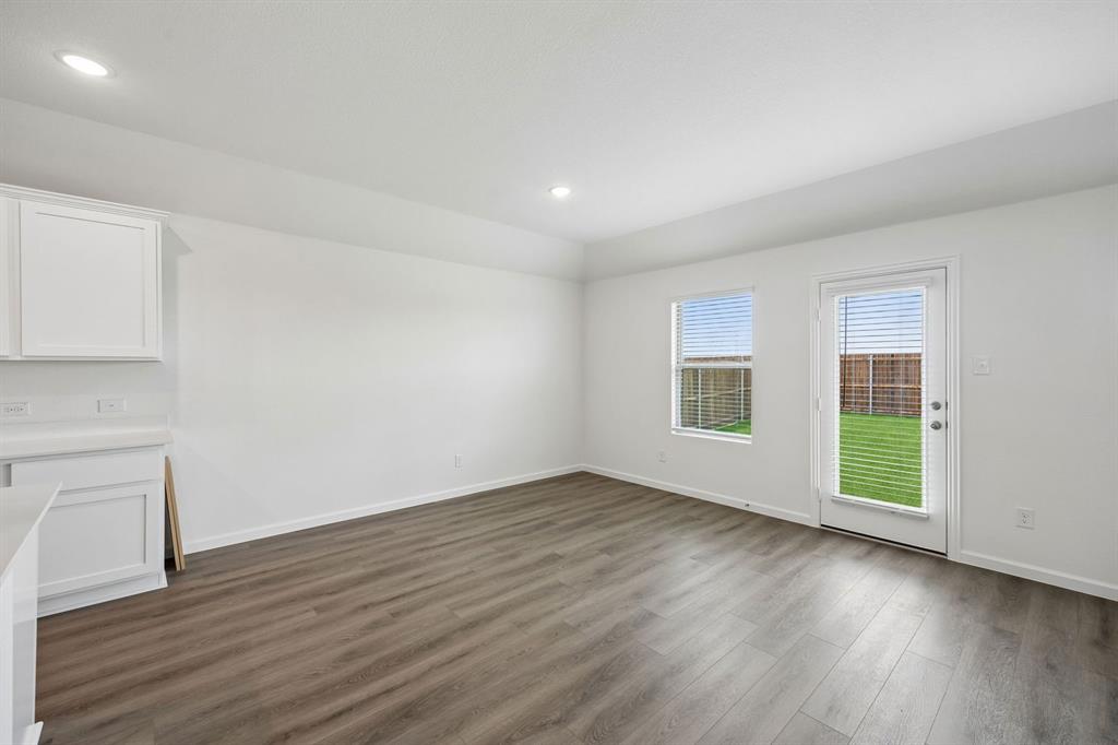 2517 Canadian Way Property Photo 9