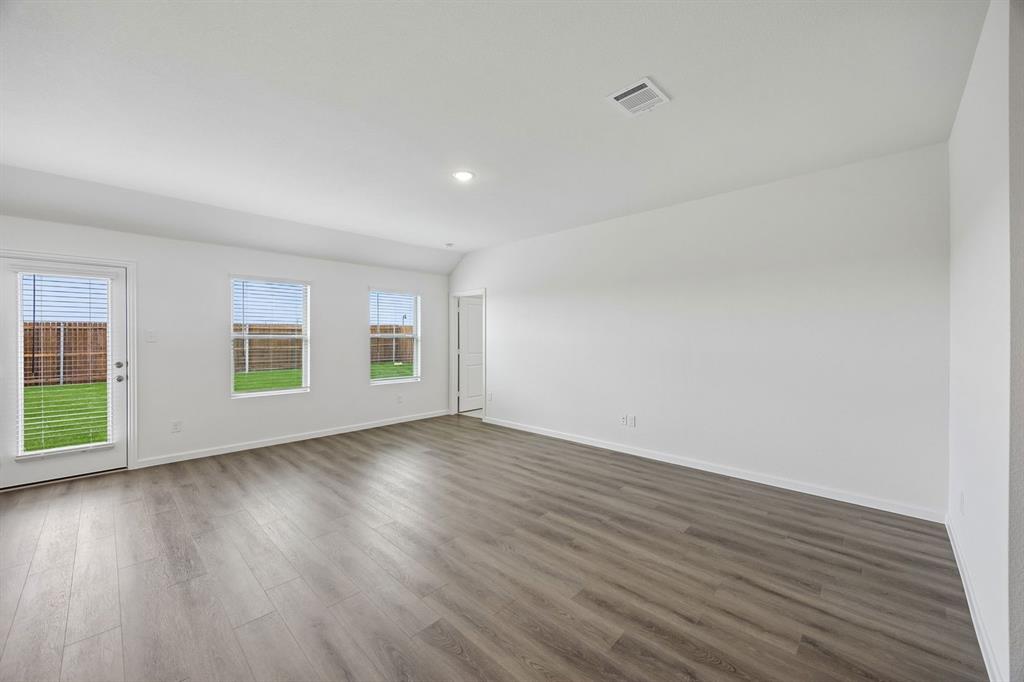 2517 Canadian Way Property Photo 10