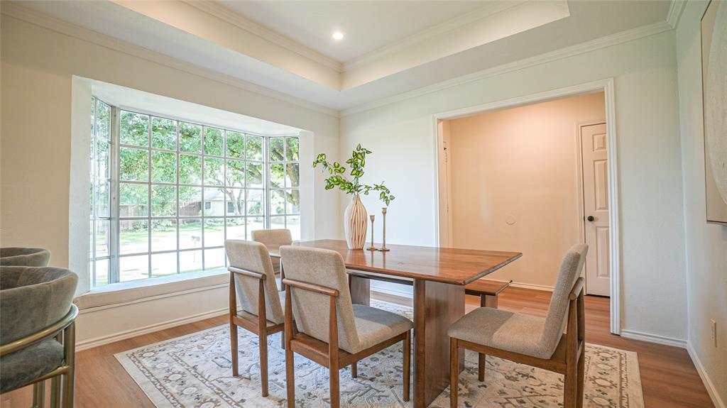 1917 Middle Glen Drive Property Photo 6
