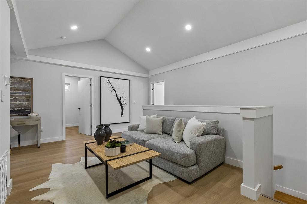 812 Premier Parkway Property Photo 15