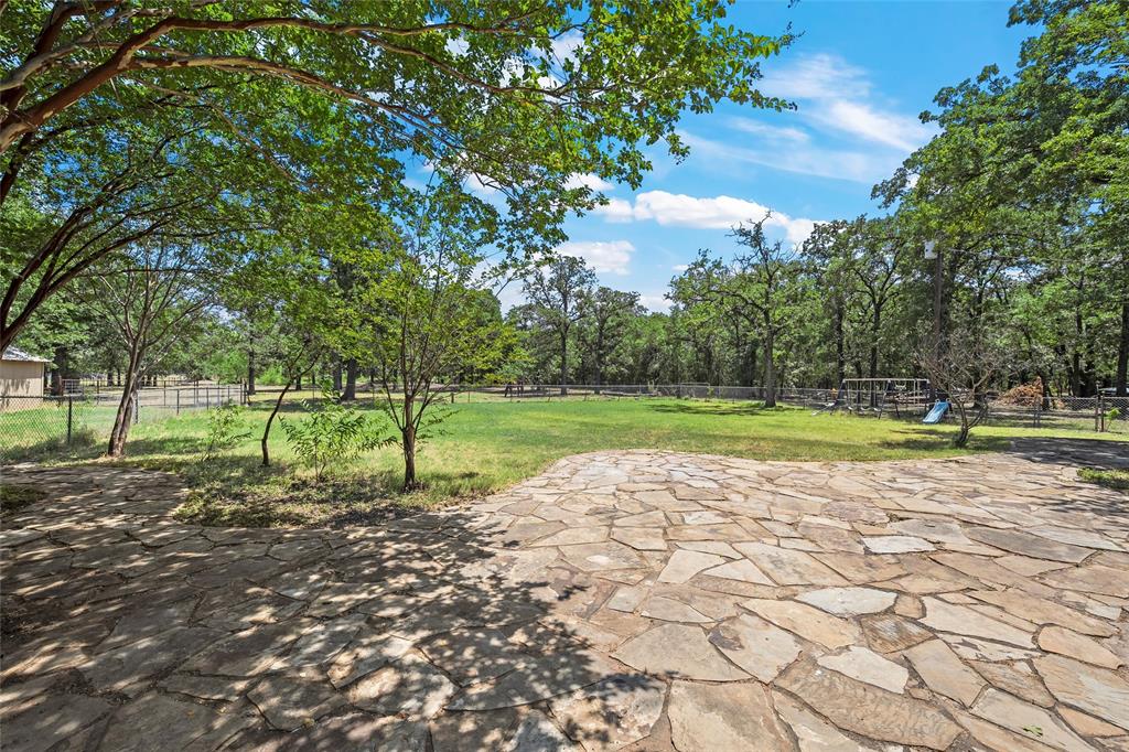 1047 Fort Hill Road Property Photo 3