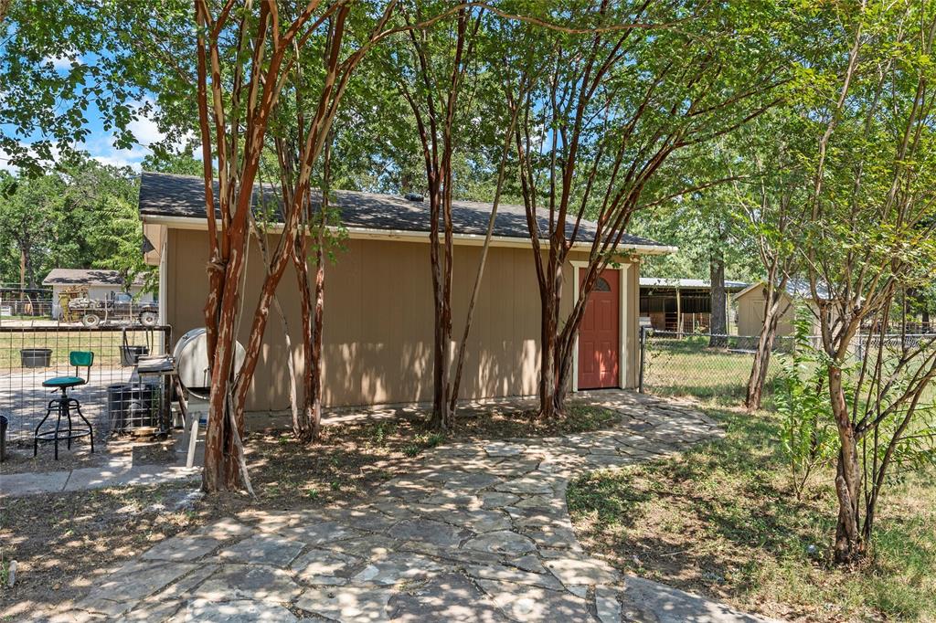 1047 Fort Hill Road Property Photo 4