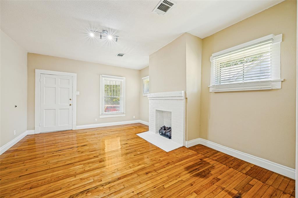 501 W Texas Street Property Photo 1