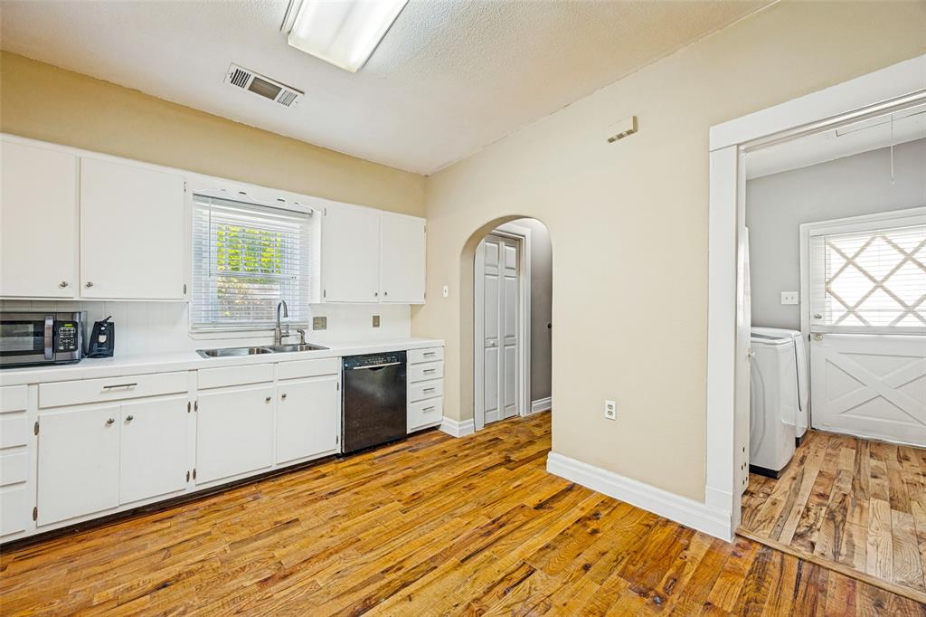 501 W Texas Street Property Photo 8