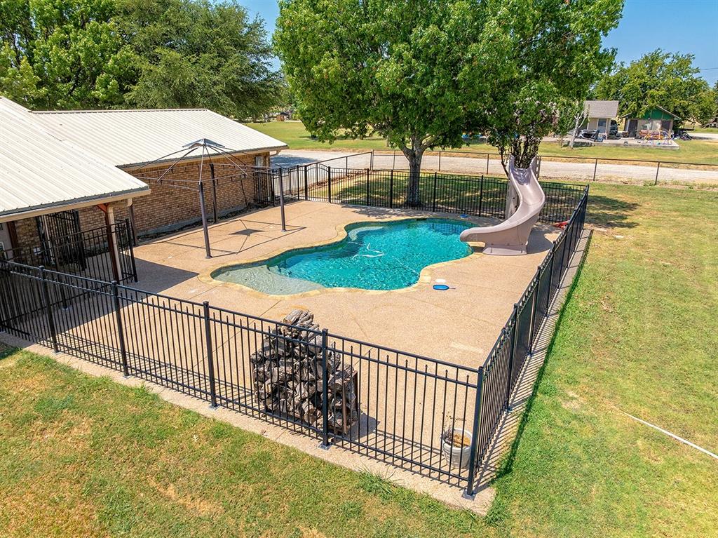 3472 N Masch Branch Road Property Photo 1
