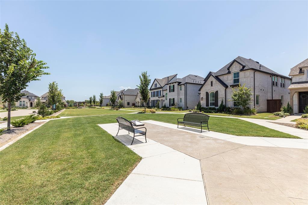 2704 Acadia Mews Property Photo 8