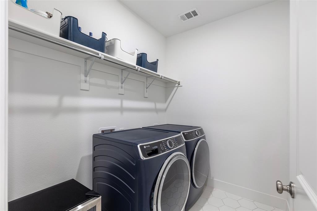2704 Acadia Mews Property Photo 24