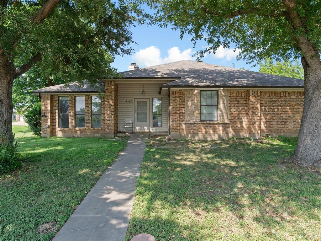 3100 Shadywood Court Property Photo 1