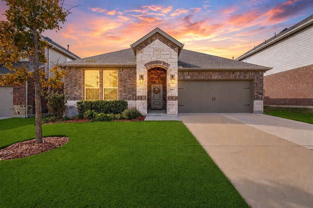 3227 Texas Trail Property Photo 1