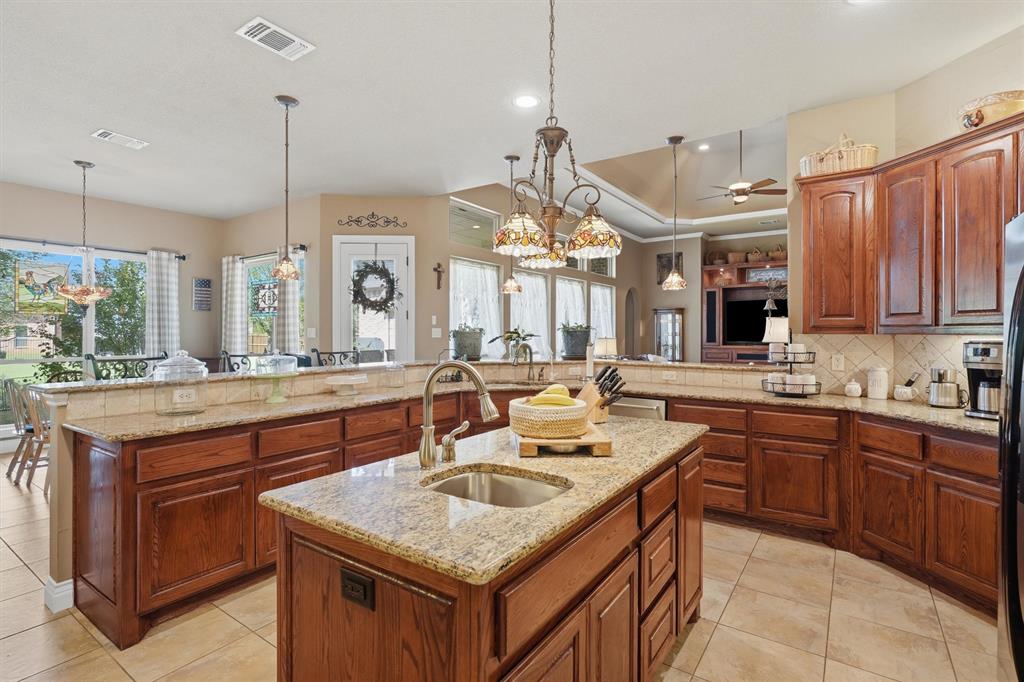 108 Concorde Circle Property Photo 14