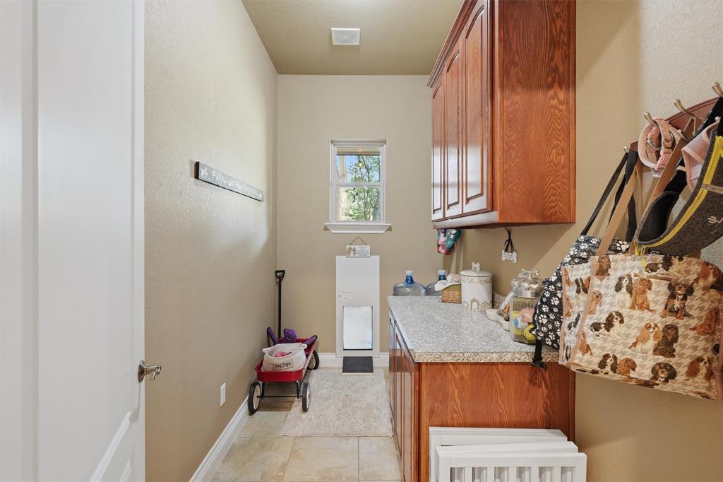 108 Concorde Circle Property Photo 28