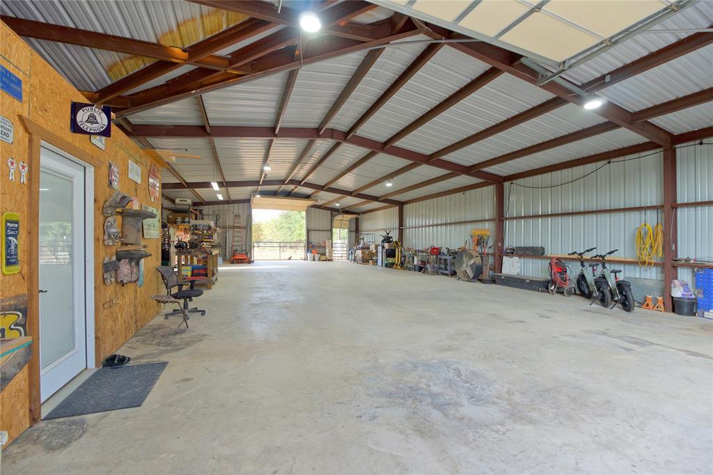473 May Road Property Photo 4