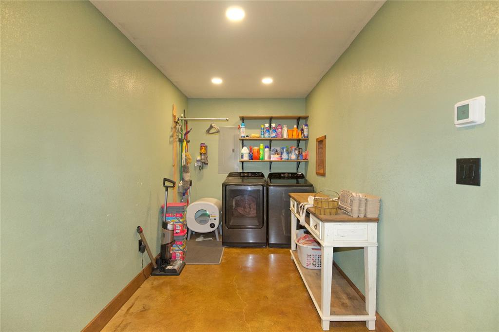 473 May Road Property Photo 7