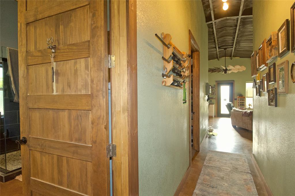 473 May Road Property Photo 9