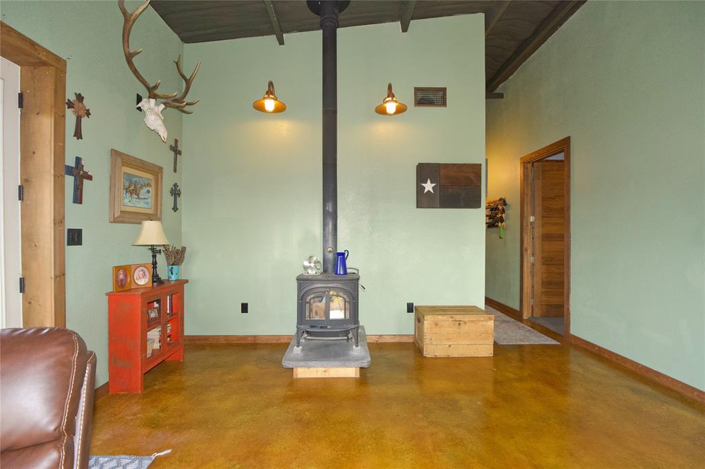 473 May Road Property Photo 17