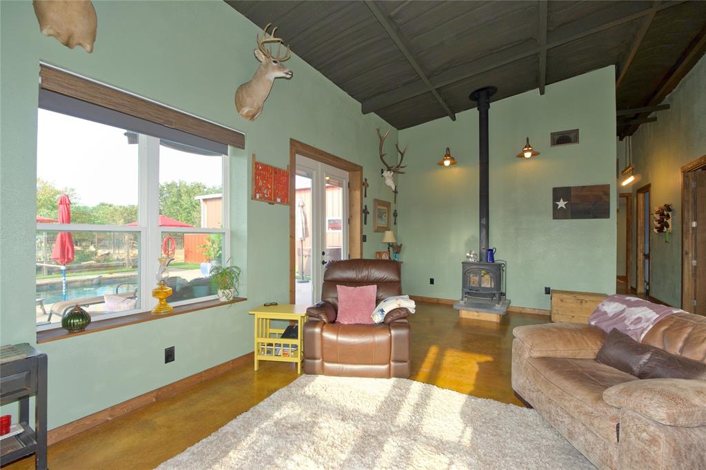 473 May Road Property Photo 18