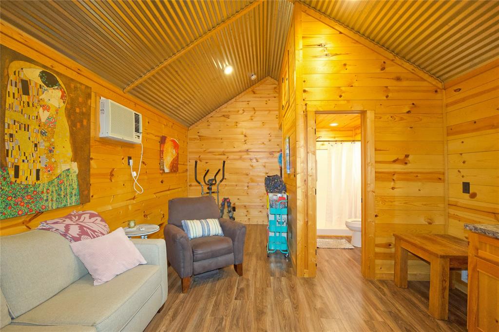 473 May Road Property Photo 25