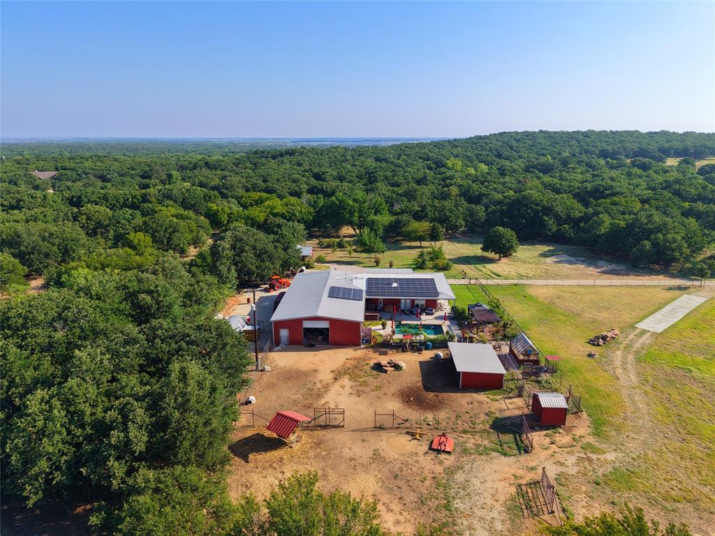 473 May Road Property Photo 34