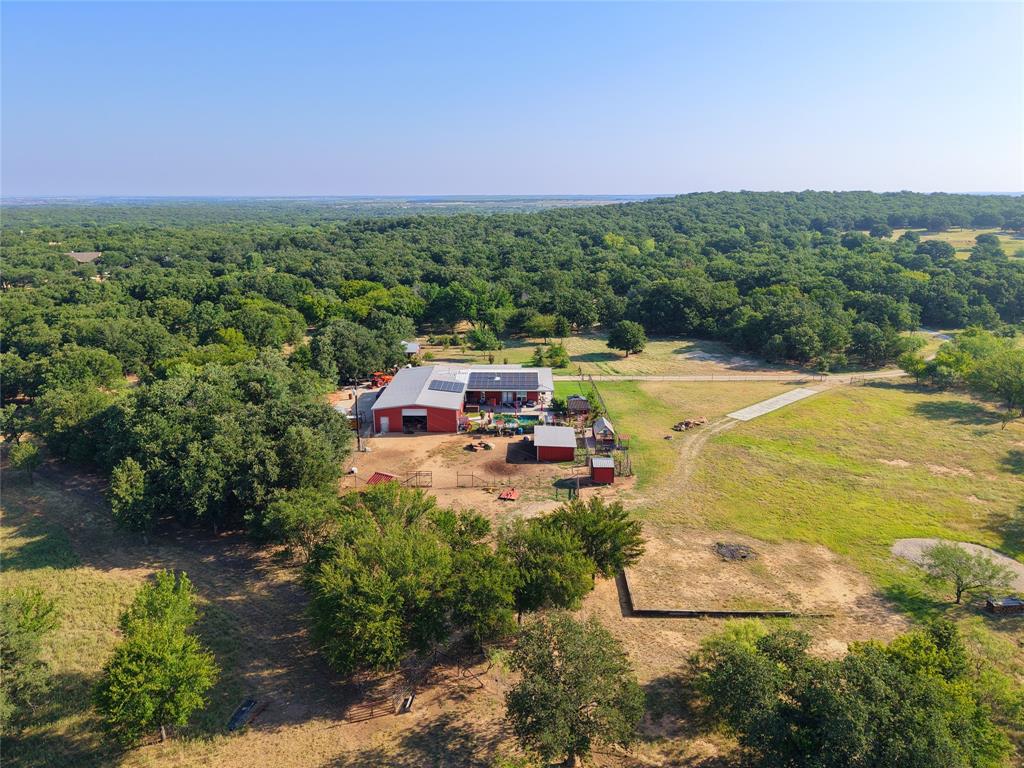 473 May Road Property Photo 35