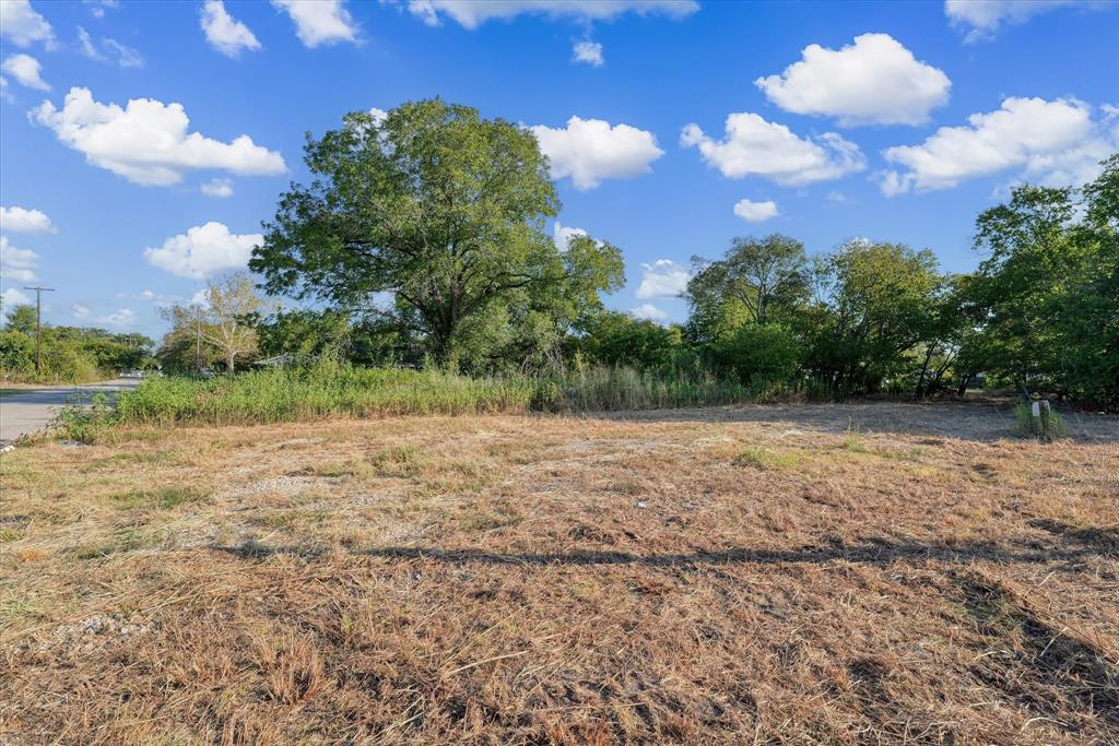 312 N Waco Street Property Photo 6