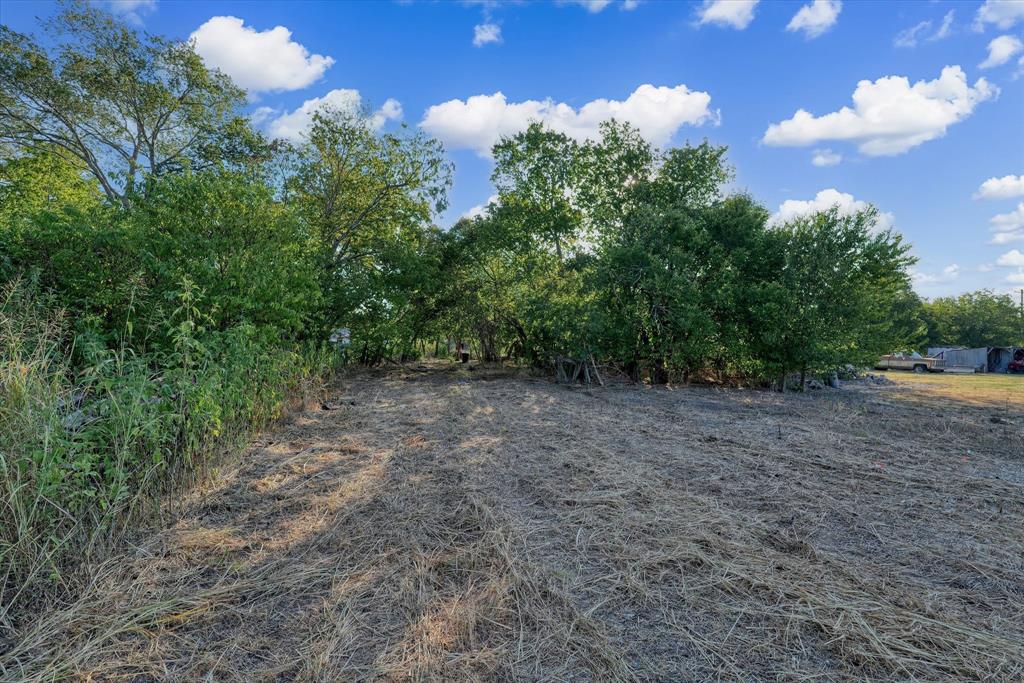 312 N Waco Street Property Photo 8