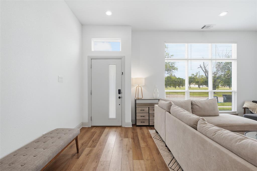 3128 Wayside Avenue Property Photo 1