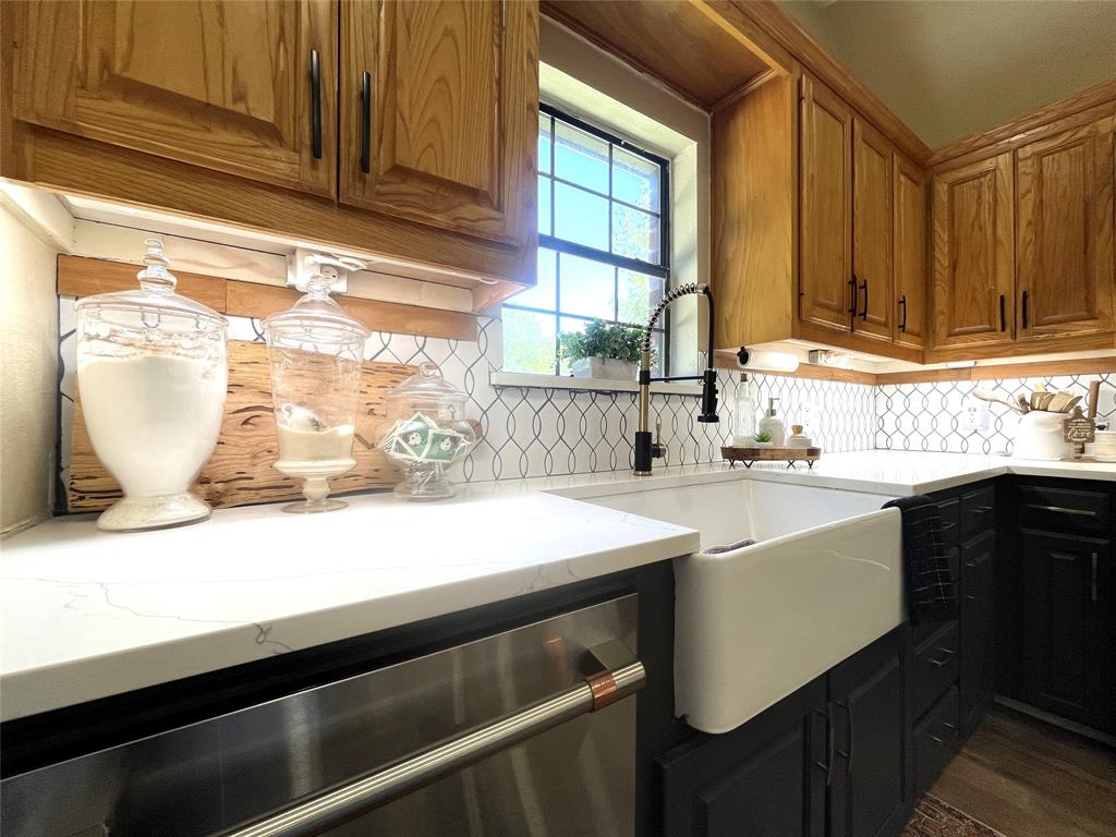 1229 Epps Road Property Photo 8
