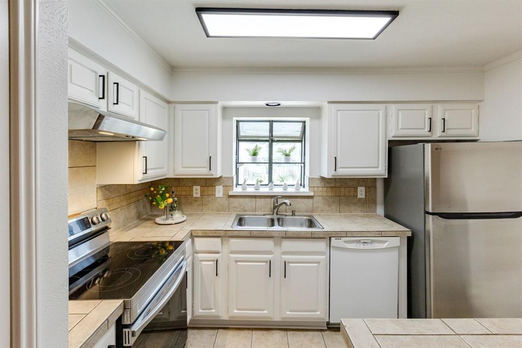 15221 Berry Trail 304 Property Photo 7