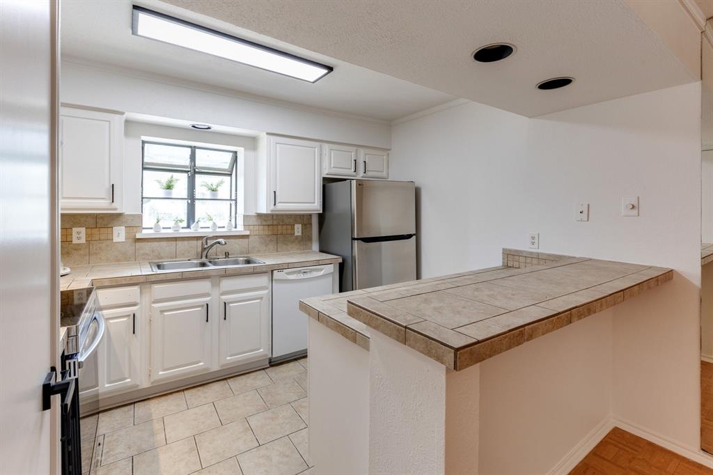 15221 Berry Trail 304 Property Photo 10