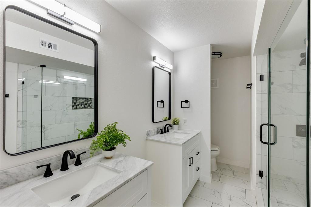 15221 Berry Trail 304 Property Photo 12