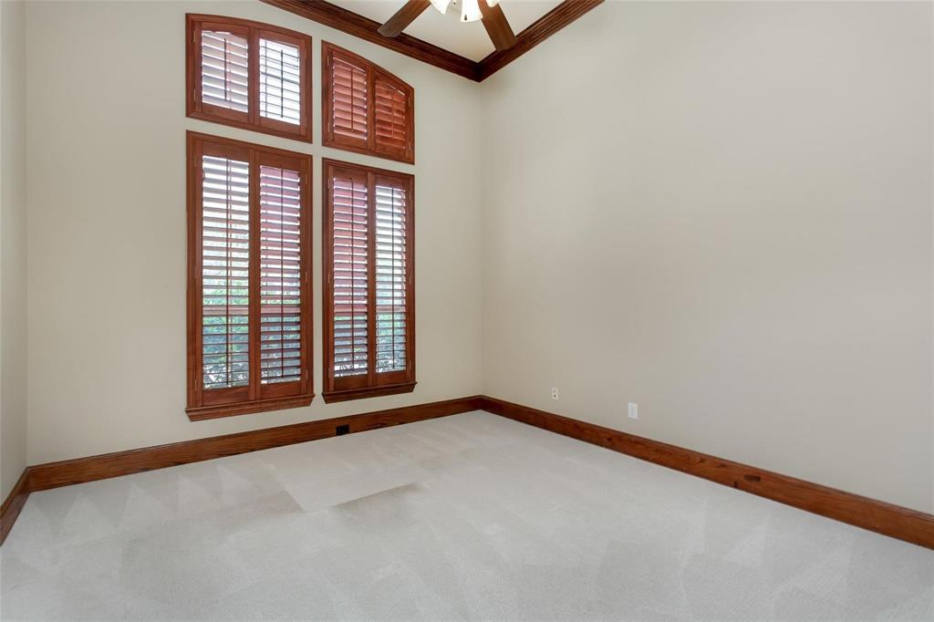 921 Pine Burst Drive Property Photo 3