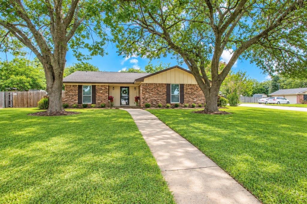 1311 Glenhaven Drive Property Photo 2