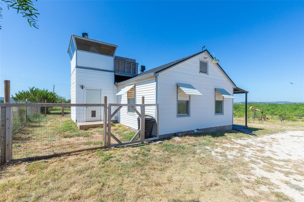 901 Iberis Road Property Photo 5