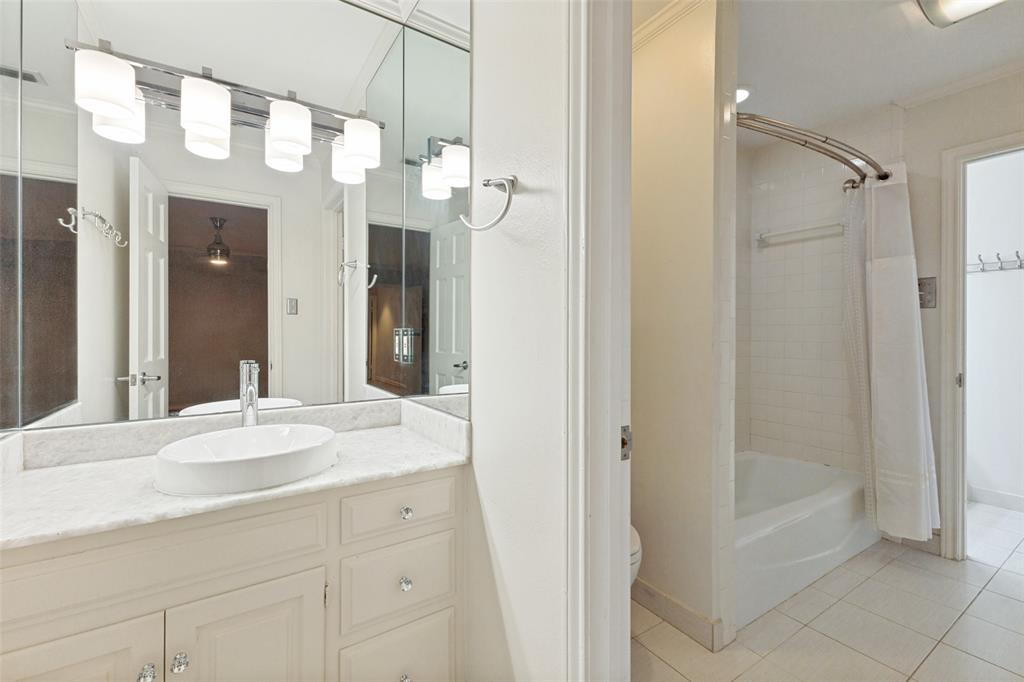 4303 University Boulevard Property Photo 24