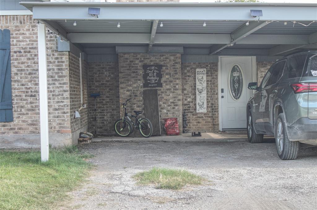 941 Central Street Property Photo 28