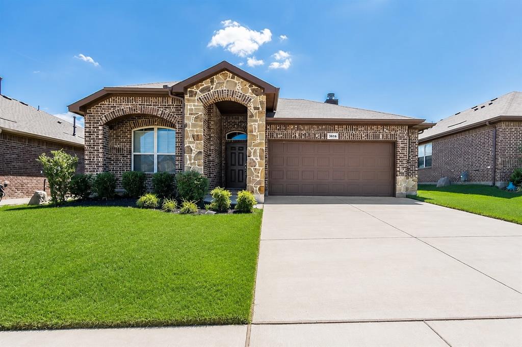 5816 Marsh Rail Drive Property Photo 1
