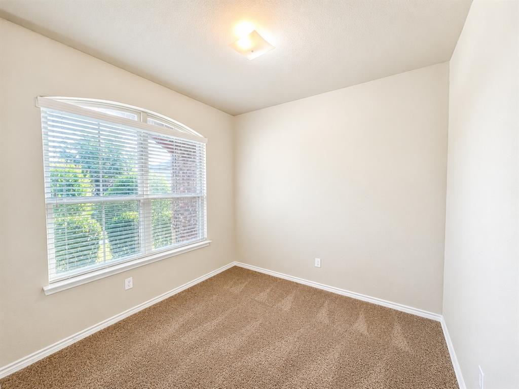 5816 Marsh Rail Drive Property Photo 13