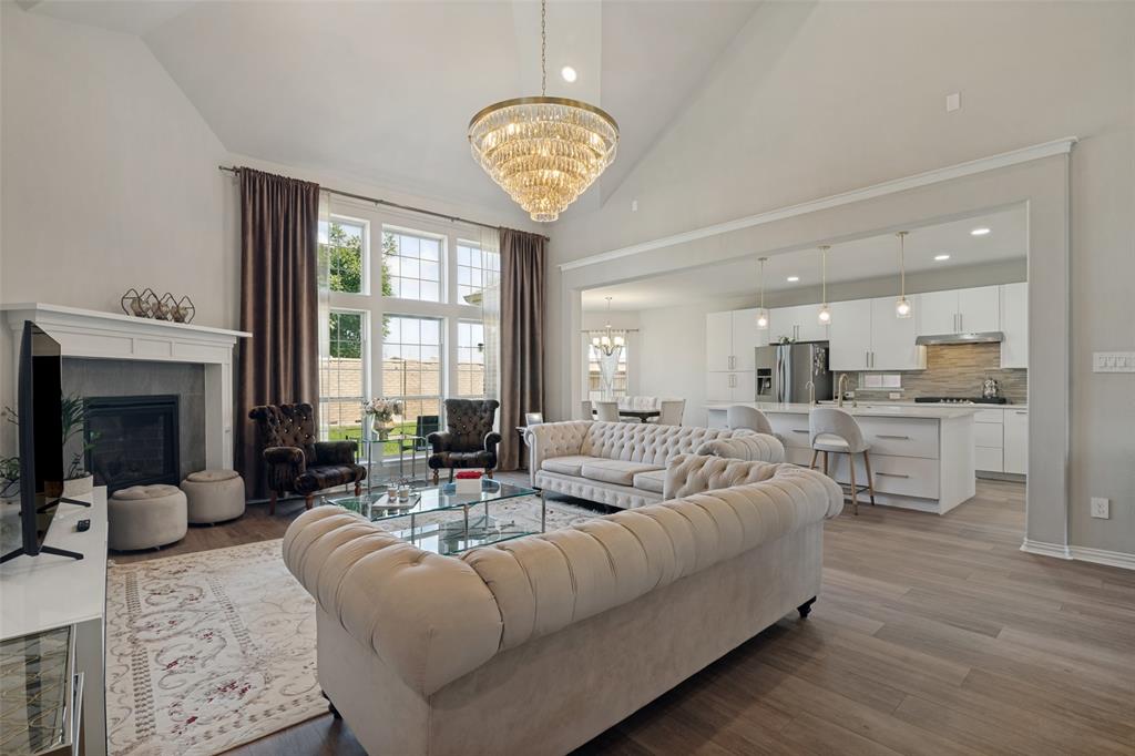 211 Sterling Heights Property Photo 4