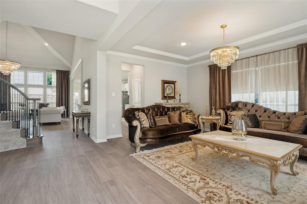 211 Sterling Heights Property Photo 8