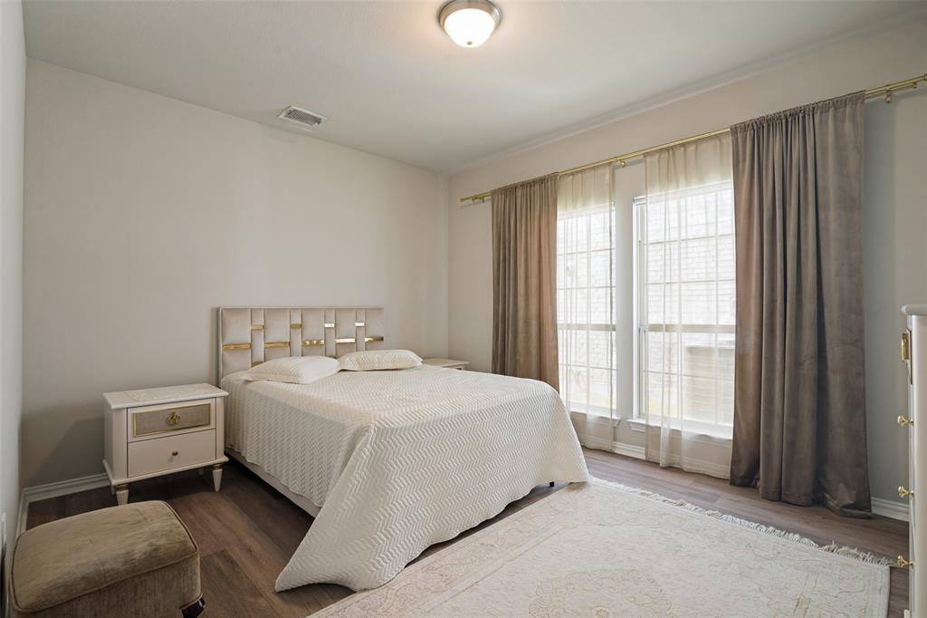 211 Sterling Heights Property Photo 13