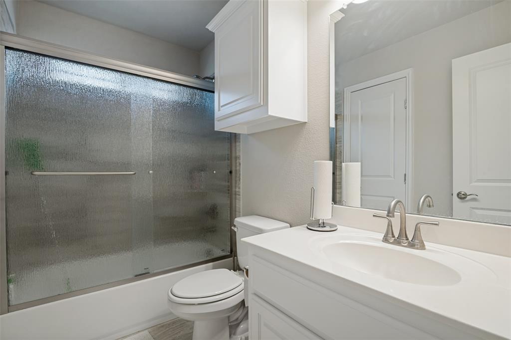 211 Sterling Heights Property Photo 14