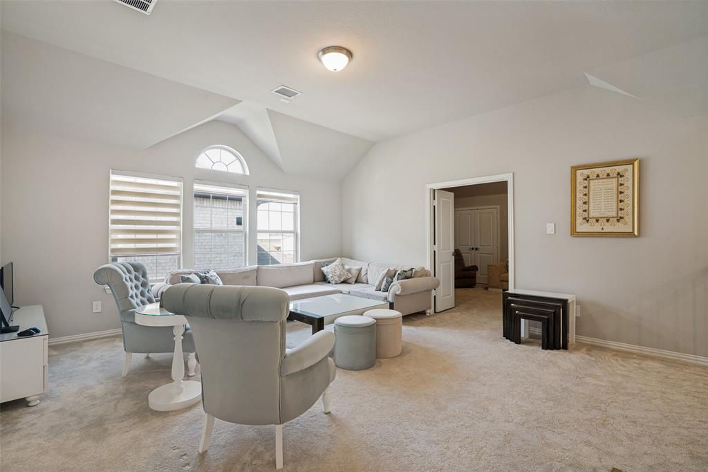 211 Sterling Heights Property Photo 16