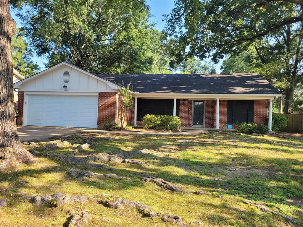 2840 HUBBARD Property Photo 1
