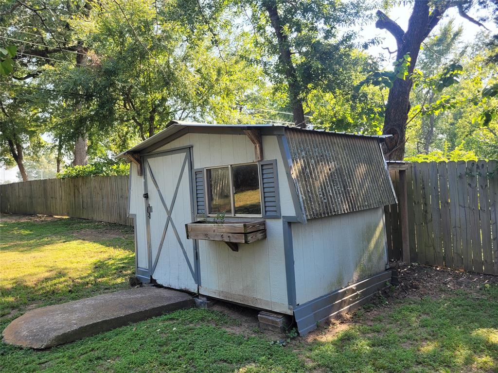 2840 Hubbard Property Photo 39