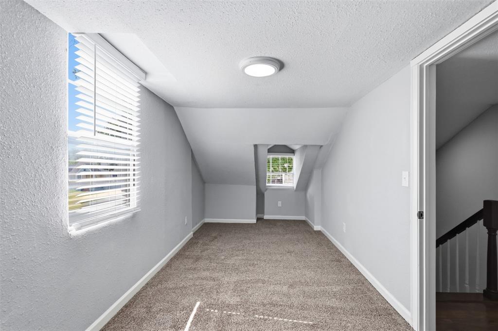 1227 Wilbur Street Property Photo 19