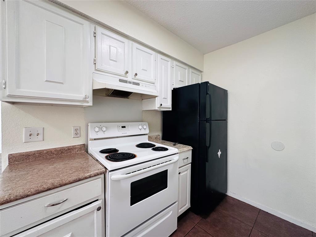 8109 Foxfire Lane Property Photo 7