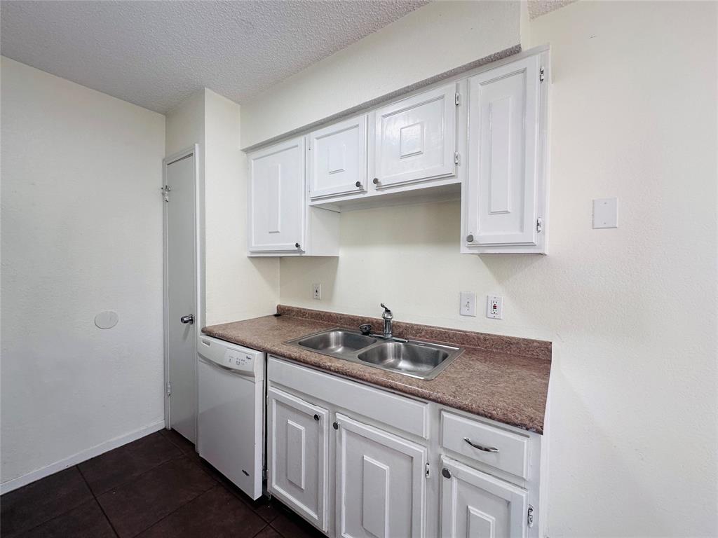 8109 Foxfire Lane Property Photo 8