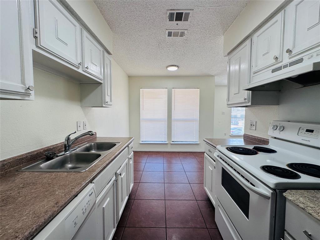 8109 Foxfire Lane Property Photo 9